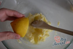 Příprava receptu Vanilková kolečka lepená marmeládou, krok 3