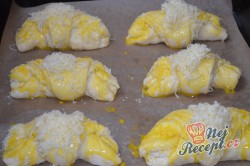 Příprava receptu Sýrové croissanty, krok 12