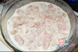 Příprava receptu Jemná marináda na kuřecí prsa z kefíru a s jemnou česnekovou chutí, krok 2