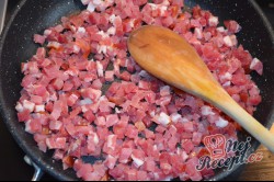 Příprava receptu Zapékané těstoviny s tvarohem a slaninou, krok 2