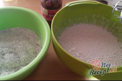 Příprava receptu Hrnkový makový koláček s višněmi, krok 5