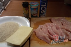 Příprava receptu Střapaté kuřecí řízky pečené na plechu, krok 1