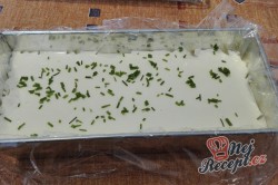 Příprava receptu Studený předkrm - jogurtová delikatesa s vajíčkem, okurkou, mrkví a šunkou, krok 1