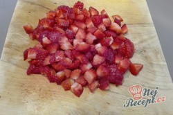 Příprava receptu Mini tvarohový dortík s jahodami - FOTOPOSTUP, krok 10