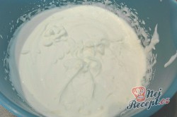 Příprava receptu Mini tvarohový dortík s jahodami - FOTOPOSTUP, krok 9