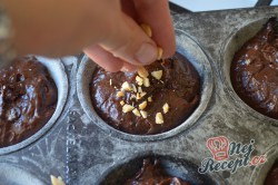 Příprava receptu Fantastické čokoládové muffiny bez pšeničné mouky plné kvalitní čokolády, krok 5
