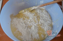 Příprava receptu Jemný koláč se švestkami bez kynutí, krok 2