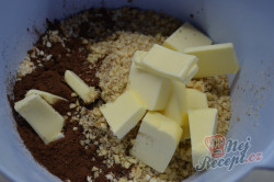 Příprava receptu Ořechový salám obalený v kokosu, krok 3