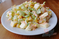 Příprava receptu Výborný celerový salát, který dokonale nahradí oblíbený bramborový salát, krok 2
