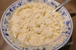 Příprava receptu Slavnostní sýrová roláda s olivami, krok 2