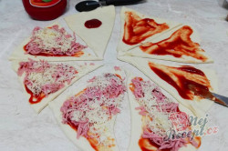 Příprava receptu Domácí pizza rohlíky, krok 1