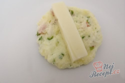 Příprava receptu Dokonalá náhrada za smažený sýr. Bramborové tyčinky se sýrem uvnitř., krok 6