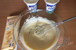 Příprava receptu Hrnkový špaldový koláček s mrkví a jogurtovou polevou, krok 16