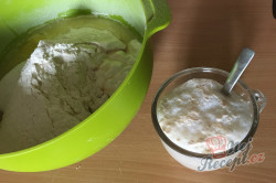 Příprava receptu Mini záviny z bílého jogurtu s makovou náplní, krok 3
