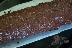 Příprava receptu Snickers roláda - sladké oříškové dobrodružství, krok 9