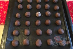 Příprava receptu Čokoládové sušenky s bohatou kokosovou náplní, krok 5