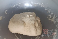 Příprava receptu Voňavé domácí rohlíky jako z pekárny, krok 2