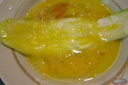 Příprava receptu Smažené cukety plněné rajčetem, koprem a sýrem, krok 6