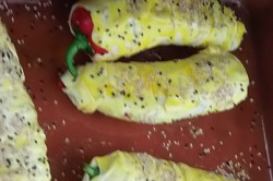 Příprava receptu Červená paprika plněná feta sýrem, obalená v listovém těstě, krok 3