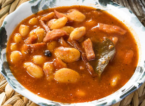 Recept Nejlepší a nejsytější Maďarská fazolová polévka. Doporučujeme vařit na všechny svátky.