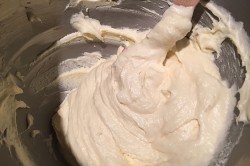 Příprava receptu Fenomenální medové řezy s ořechy, krok 9