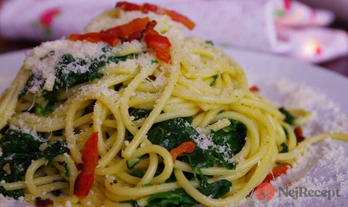 Recept Špagety s listovým špenátem a parmazánem