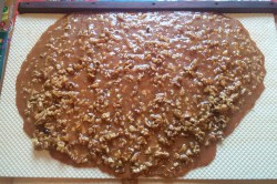 Příprava receptu Křupavé oříšky v karamelu a oplatce - GRILÁŽKY, krok 7