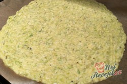 Příprava receptu Cuketová pizza s mozzarelou bez mouky, krok 5
