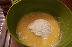 Příprava receptu Muffiny plněné džemem a zdobené vanilkovou šlehačkou, krok 4