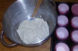 Příprava receptu Muffinky plněné vanilkovým krémem, krok 5