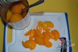 Příprava receptu Řezy z listového těsta s piškoty, krémem a ovocem, krok 5