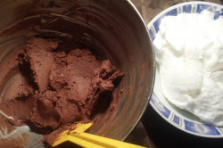 Příprava receptu Čokoladová buchta bez mouky a cukru, krok 1