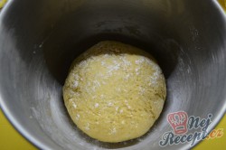Příprava receptu Šneci s vanilkovým pudinkem a borůvkami, krok 2
