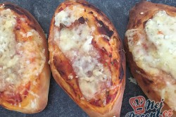 Příprava receptu Pizzové lodičky se slaninou a sýrem, krok 1
