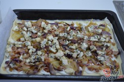 Příprava receptu Cibulový koláč z listového těsta, krok 2