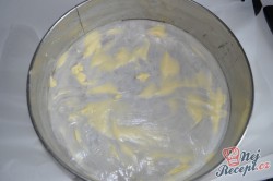 Příprava receptu Obrácený špaldový koláč s meruňkami a vaječným likérem, krok 1