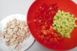 Příprava receptu Těstovinový salát s kuřecím masem, krok 3