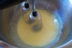Příprava receptu Oblíbená levandulová domácí zmrzlina, krok 2