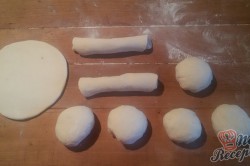 Příprava receptu Domácí anglické rohlíky se sýrem, krok 4