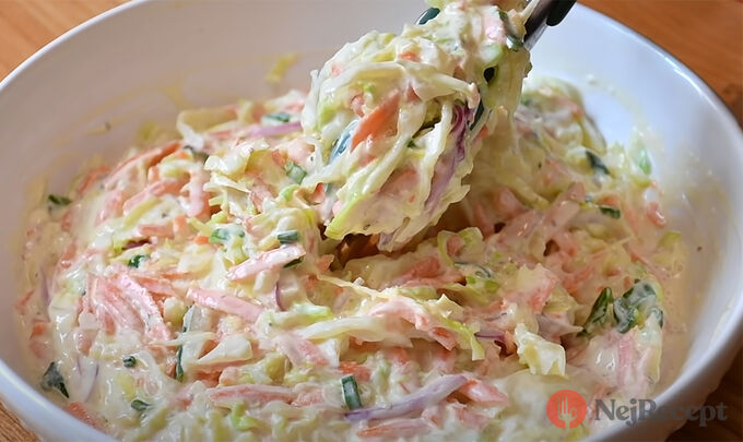 Recept na nejlepší FIT salát, díky kterému si oblíbíte celer více než rýži nebo brambory.
