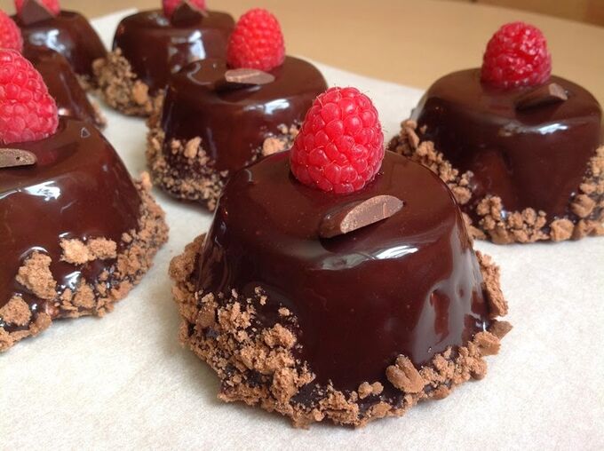 Recept Malinovo-čokoládové pěnové dortíky