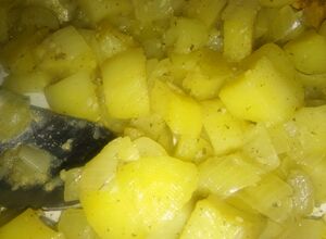 Recept Pečené brambory s cibulí